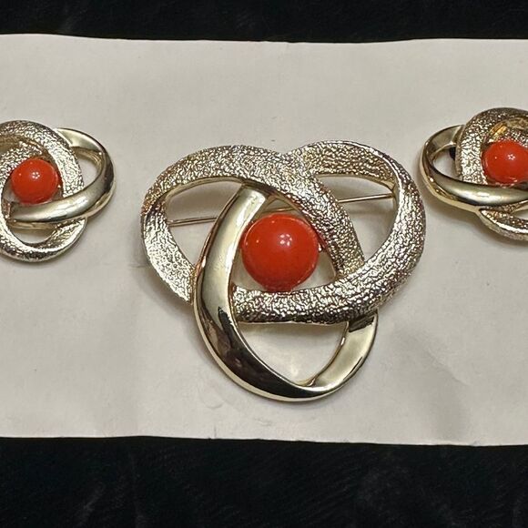 Sarah, Coventry cold and orange orbit clip on  set - Picture 3 of 4